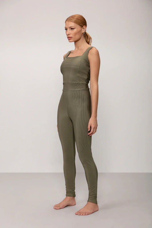 Eleganz Overall - Gerippt - Mattgrün